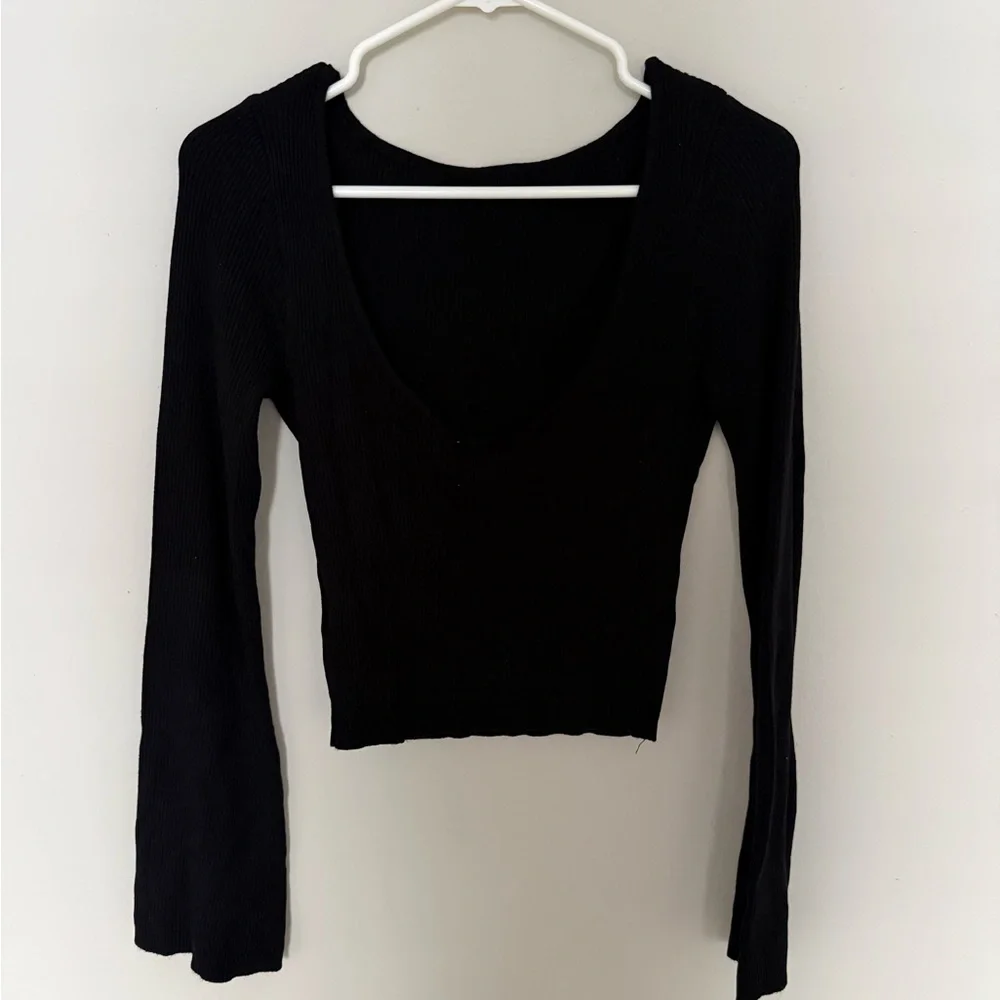 H&M Black Ribbed Long Sleeve Crop Top